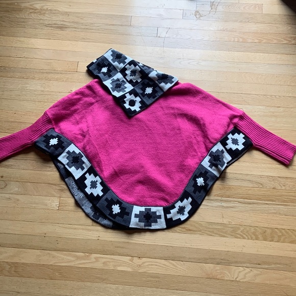Pink Alpaca poncho, handmade NWOT - Picture 1 of 2